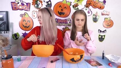 [Alisa DIY] On fabrique un slime avec du sang et un œil