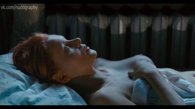 Яна Троянова оголена у фільмі «Дзига» (2009, Василь Сигарьов)