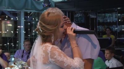 Una canzone dedicata al papà dalla figlia al matrimonio!