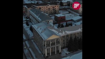 Almetyjewsk z lotu ptaka: teatr dramatyczny, ulica Lenina, pomnik pracowników przemysłu naftowego