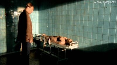 Anna Begunowa nago w serialu „Kobiety w grze bez zasad” (2004, Jurij Moroz) – Odcinek 2