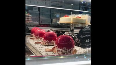 ¡La pastelería «El Conejo Blanco» ha abierto sus puertas en la primera planta del centro comercial Murmansk Mall!