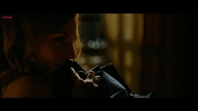 Hilary Swank nago w filmie „Pułapka” (2010)