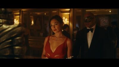 Галь Гадот — «Червоне повідомлення» / Gal Gadot — Red Notice (2021)