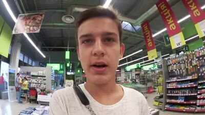 Masturbação a solo com Charlie Laine