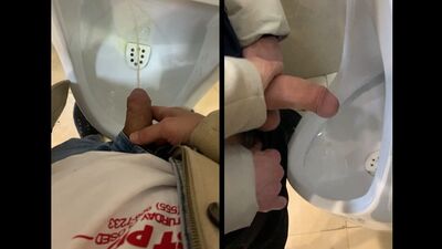 Le hice una paja a un chico en un baño público. Fue arriesgado