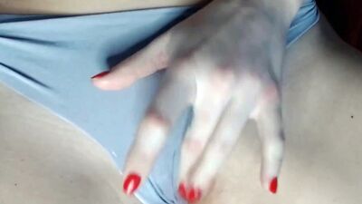 Қыз POV-видеода тек іш киімімен келді