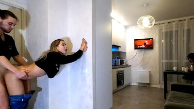 Son mari trompe DICKFORLILLY sous ses yeux