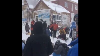 En Karacháevo-Cherkesia, una avalancha ha cubierto la pista de esquí «Dombai»