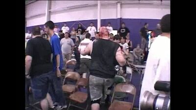 03.06.2006.8 Deranged kontra Brain Damage – IWA-MS King Of The Death Matches 2006 (walka z bronią przyniesioną przez kibiców)
