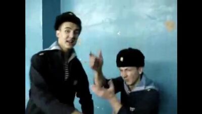 „Jestem żołnierzem” – śpiewają kadeci marynarki wojennej. Humor: „Im A Soldier”. Śpiewają kadeci rosyjskiej marynarki wojennej