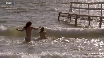 Lærke Winther Andersen, Signe Skov Nude - Une femme seule à Korsør (DK 2008) 1080p - HDTV