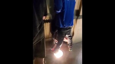 Filmik amatorski z perspektywy pierwszej osoby przedstawiający wytrysk na twarz na Vegas Strip