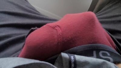 Masturba o teu colega de trabalho com ele em roupa interior - O tipo que geme alto