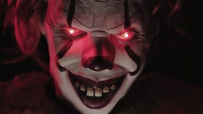 O palhaço tarado Pennywise fode e enche de esperma a tua namorada sensual, Diana Daniels - Especial de Halloween