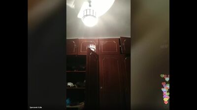 [Periscope] Dwie seksowne młode dziewczyny pokazują piersi i całują się