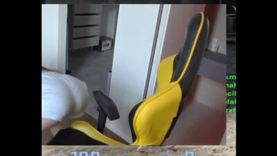 ARINYAN S'EST BRÛLÉE LES FESSES EN DIRECT [ ahrinyan, fuite, nue, fesses, poitrine, seins, twi