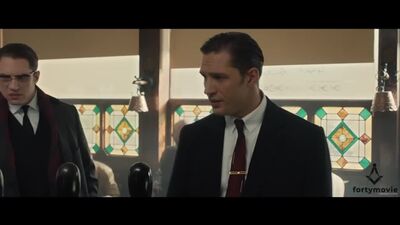 [Forty Movie] Bastardi del cazzo, sono arrivato proprio nel bel mezzo di una sparatoria. La leggenda (2015)