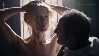 Esther Schweins Nude - Não tiveram escolha: The Victory of Women (2018) HD 720p Ver online