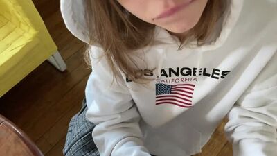 Californiababe - Ho rischiato di arrivare in ritardo all'università, perché il mio ragazzo mi ha chiesto di nuovo un pompino porno sesso sesso teen porno studentessa pornhub young