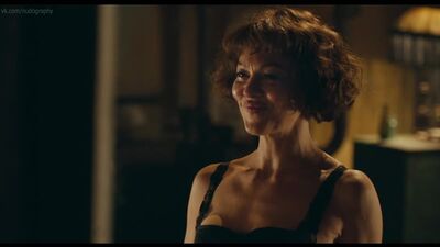Helen McCrory dans la série « Peaky Blinders » (2016), saison 3, épisode 5, HD 1080p. Nue ? En lingerie !