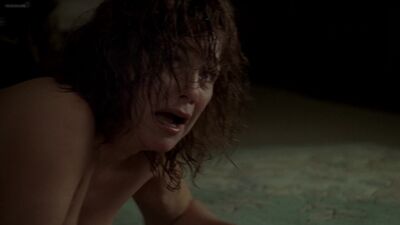 Patti D'Arbanville nago – Rodzina Soprano – s05e04 (2004) 1080p