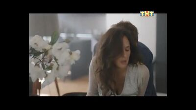 María Shumakova, pechos al descubierto, sexo en «La dulce vida» (18+)