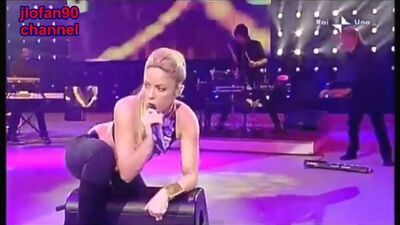 Shakira - Compilação de movimentos sensuais e cheios de energia