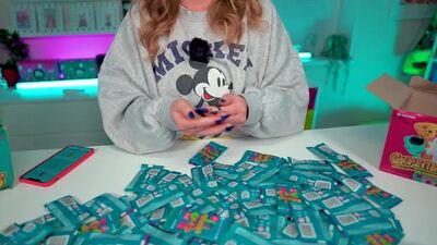[Masha Zoom] SKREPYSHI 3 ! Le mystère des PETITS PAQUETS BLEUS ! Comment trouver les Skrepyshi RARES et compléter TOUTE LA COLLECTION Promotion Aimant