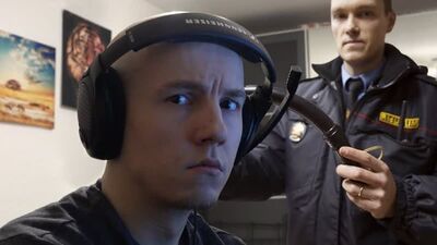 [Il Macellaio Russo] Il Macellaio ha ammesso di aver barato a CS:GO! Si è fatto beccare... Istruzione