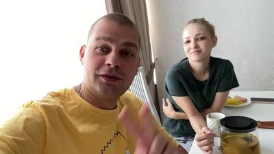 VLOG : L'automne à Krasnodar – Je prépare une soupe aux petits pois – BATYA LESHA