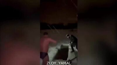 A Gatchina, durante i bagni di Epifania, una donna è annegata. È stata immediatamente risucchiata sotto il ghiaccio e non è stato possibile ritrovare il corpo. Il malvagio Yamal