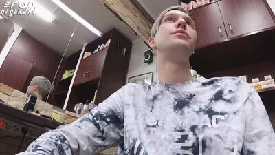 [Egor Andryushin] « TU ES FOU, SORS DE CE SALON » ❌ UNE ESTHÉTICIENNE DÉRANGÉE DANS UN SALON DE BEAUTÉ DE MAUVAISE QUALITÉ