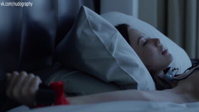 Stephanie Corneliussen w serialu „Mr. Robot” (2016) – Sezon 2 / Odcinek 2 (s02e02) 1080p