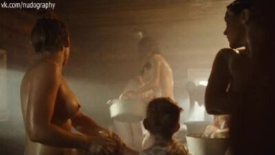 Des femmes nues dans un bain public dans le film « The Edge » (2010, Alexei Uchitel)
