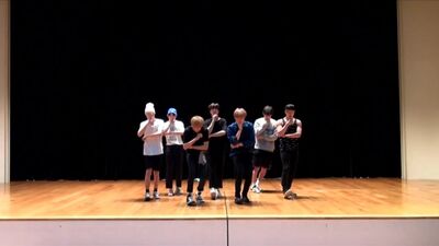 Ensayos de baile de «딱 좋아» (Just right) de GOT7