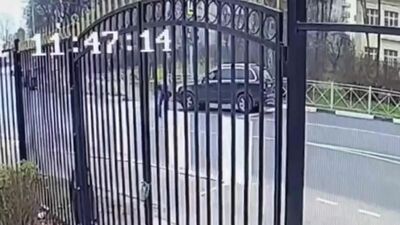 A Mytishchi un automobilista ha accoltellato un pedone al collo