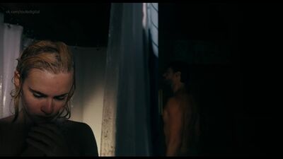 Ema Horvath, Mena Suvari - What Lies Below (2020) HD 1080p Guarda online / Ema Horvath, Mena Suvari - Cosa nasconde l'acqua