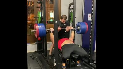 Levan Saginaschwili stemmt viermal 230 kg