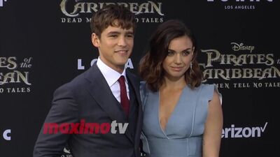 Wydarzenia | Brenton Thwaites i Chloe Paces na czerwonym dywanie / premiera filmu „Piraci z Karaibów: Zemsta Salazara”, Los Angeles (18.05.17)