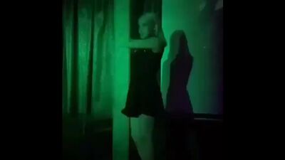 Vou vestir roupa interior com rendas