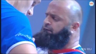 Oleg Zokh contre Zelimkhan Zankarkhanov [bras de fer]