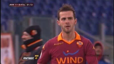 Vídeo del gol de Miralem Pjanić. Roma - Atalanta. Copa de Italia, octavos de final. Footballer.name