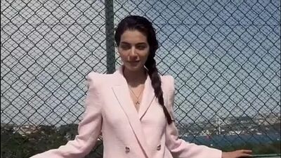 Melisa Aslı Pamuk para RE TOUCH MAG