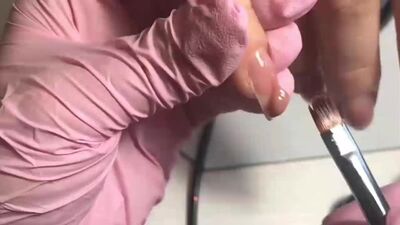 UNHAS QUE SE PARTEM: como resolver! - Não percas - Trabalho com poligel e ombre - Manicure combinada.mp4