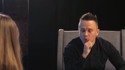 [Ilya Sobolev] Je peux avoir votre numéro de téléphone ? / Échange de messages avec une modèle virtuelle, et le participant a pris le numéro de Sobolev