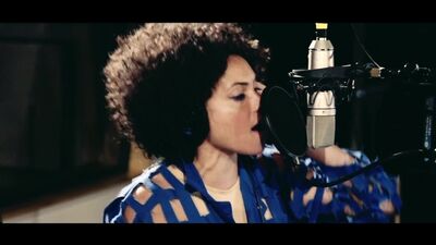 Brass Against feat. Sophia Urista - Sleep Now in the Fire (reprise de Rage Against the Machine)