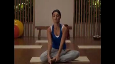 Juliana Paes também é fã de ioga