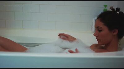 Samantha Robinson desnuda - Three Worlds (2018) HD 1080p Ver en línea