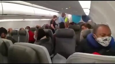Le type de chez Burger King / Fais sortir ce connard de l'avion